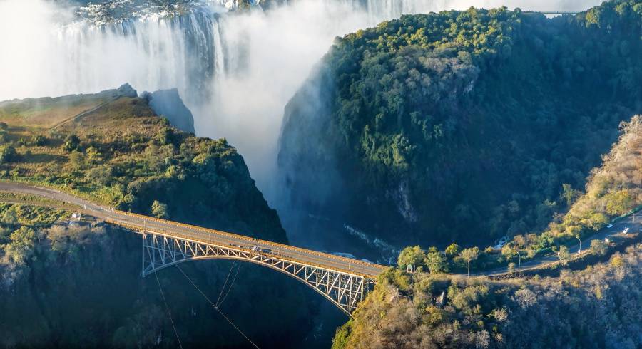 Enchanting Travels-Sambia Tours-The Victoria falls is the largest curtain of water in the world