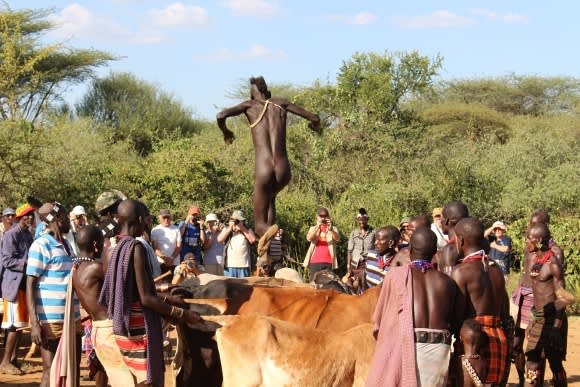 580 Day 7 - Bulljumping of the Hamer Tribe in Turmi (5)