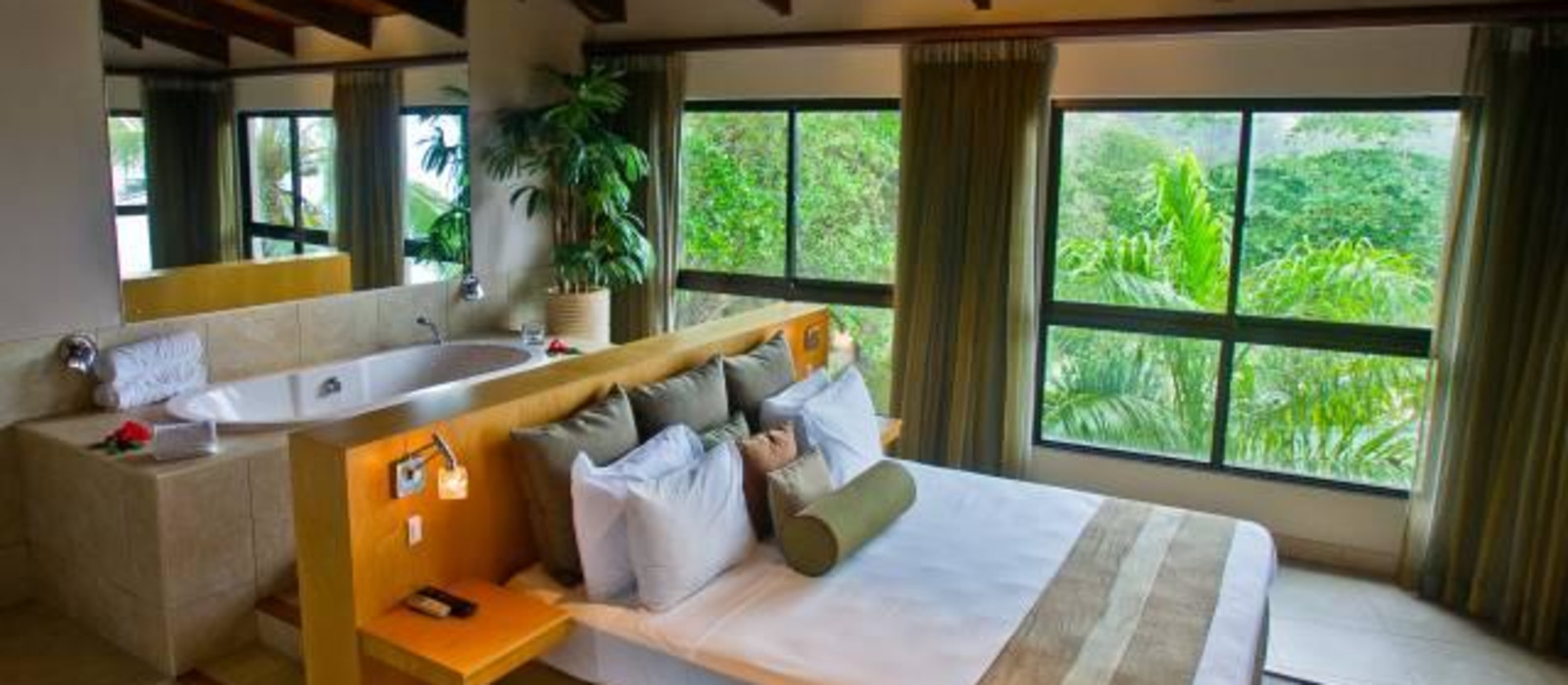 Coco de Mer & Black Parrot Suites Hotel Enchanting Travels Coco de Mer & Black Parrot Suites Hotel Enchanting Travels
