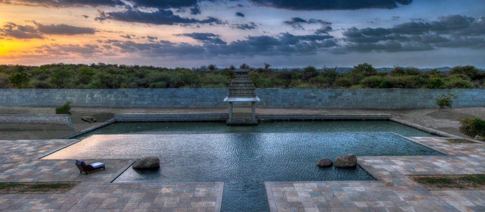 Evolve Back Resort Kamalapura Palace Hampi Hotel Enchanting Travels Hotels and resorts in hampi. resort kamalapura palace hampi hotel