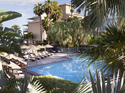 Pier House Resort & Spa