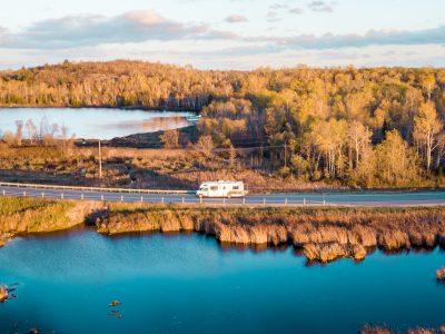 c30 topbillede cruise canada autocamper motorhome rv efterår