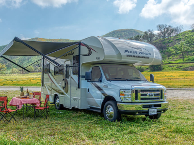 usa c22-24 road bear rv autocamper motorhome outside front.jpg