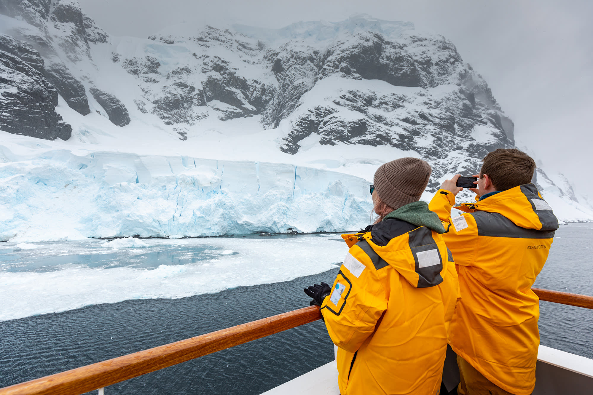 Antarctic Peninsula: Crossing the Circle