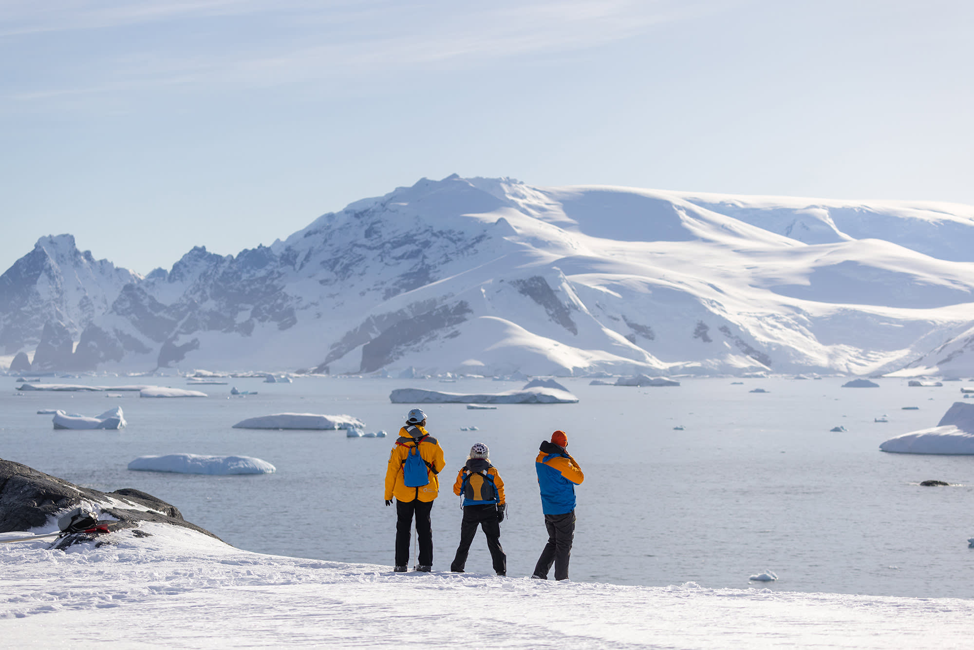 Antarctic Peninsula: Crossing the Circle