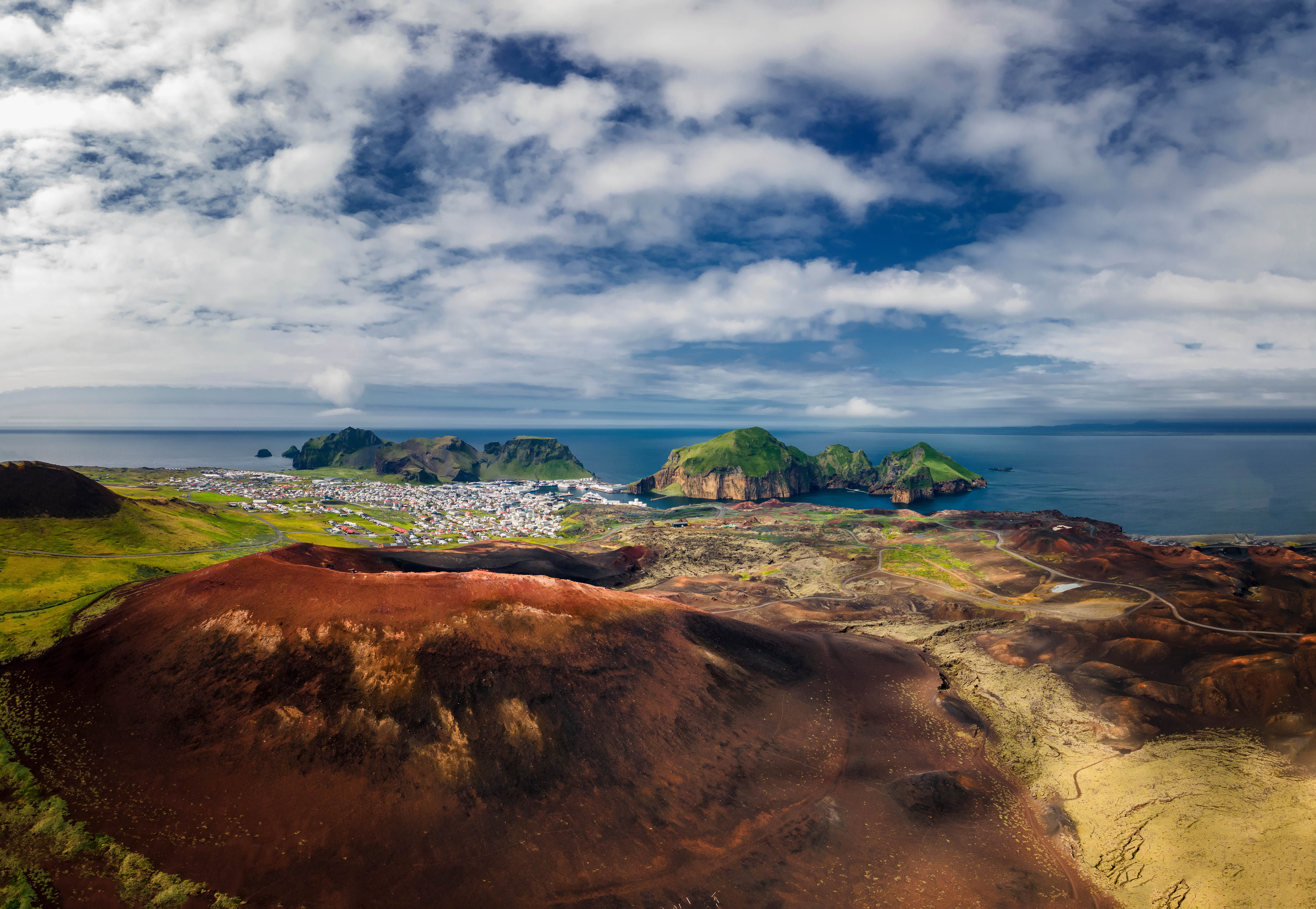 Iceland Circumnavigation: Mountains, Volcanoes and Waterfalls