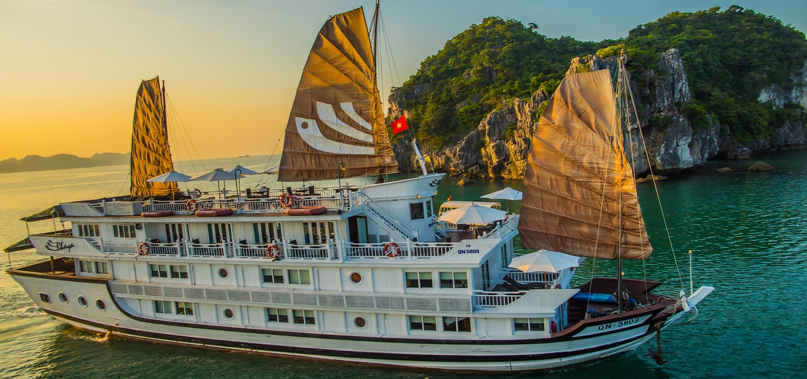 Bhaya Cruise Classic - Enchanting Travels