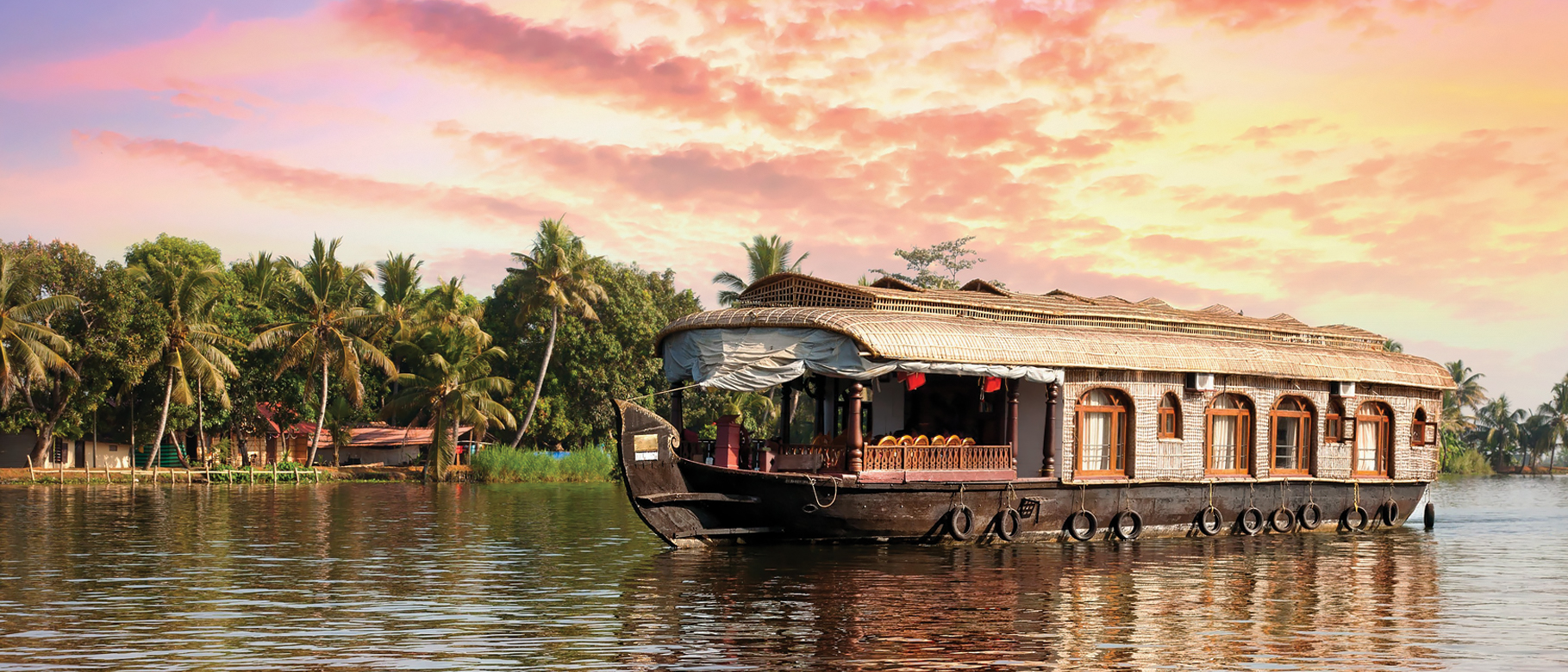 India: Karnataka's Heritage and Backwaters of Kerala Enchanting
