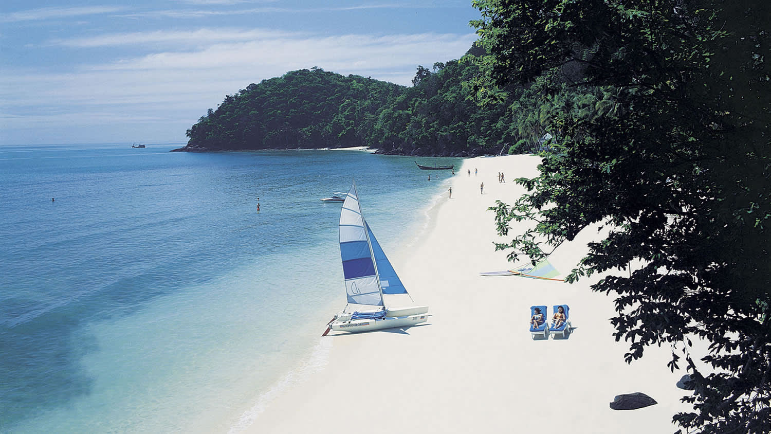 a small boat in a body of water