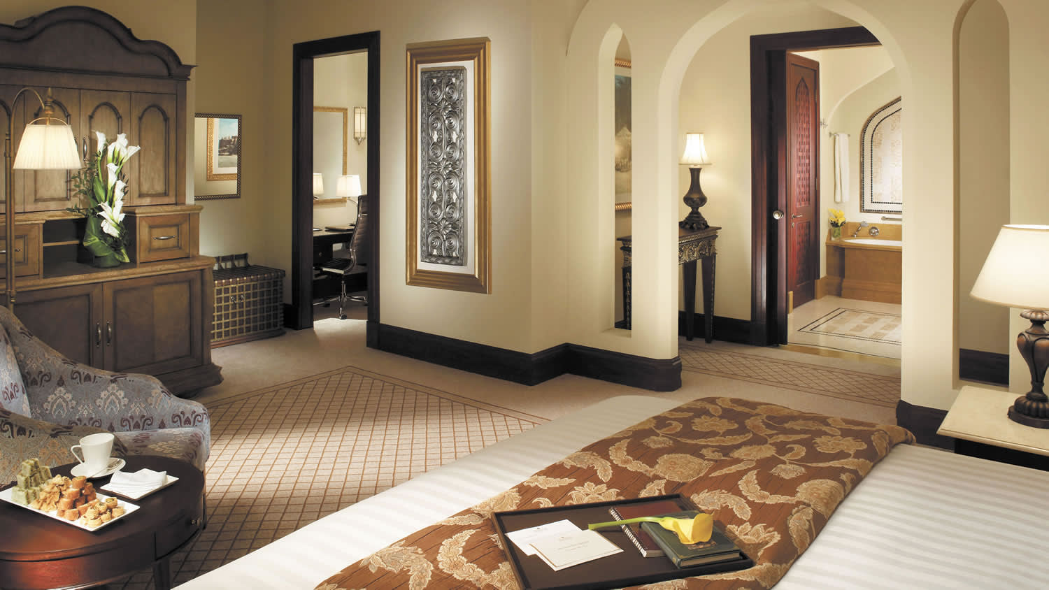 Shangri-La Hotel, Qaryat Al Beri