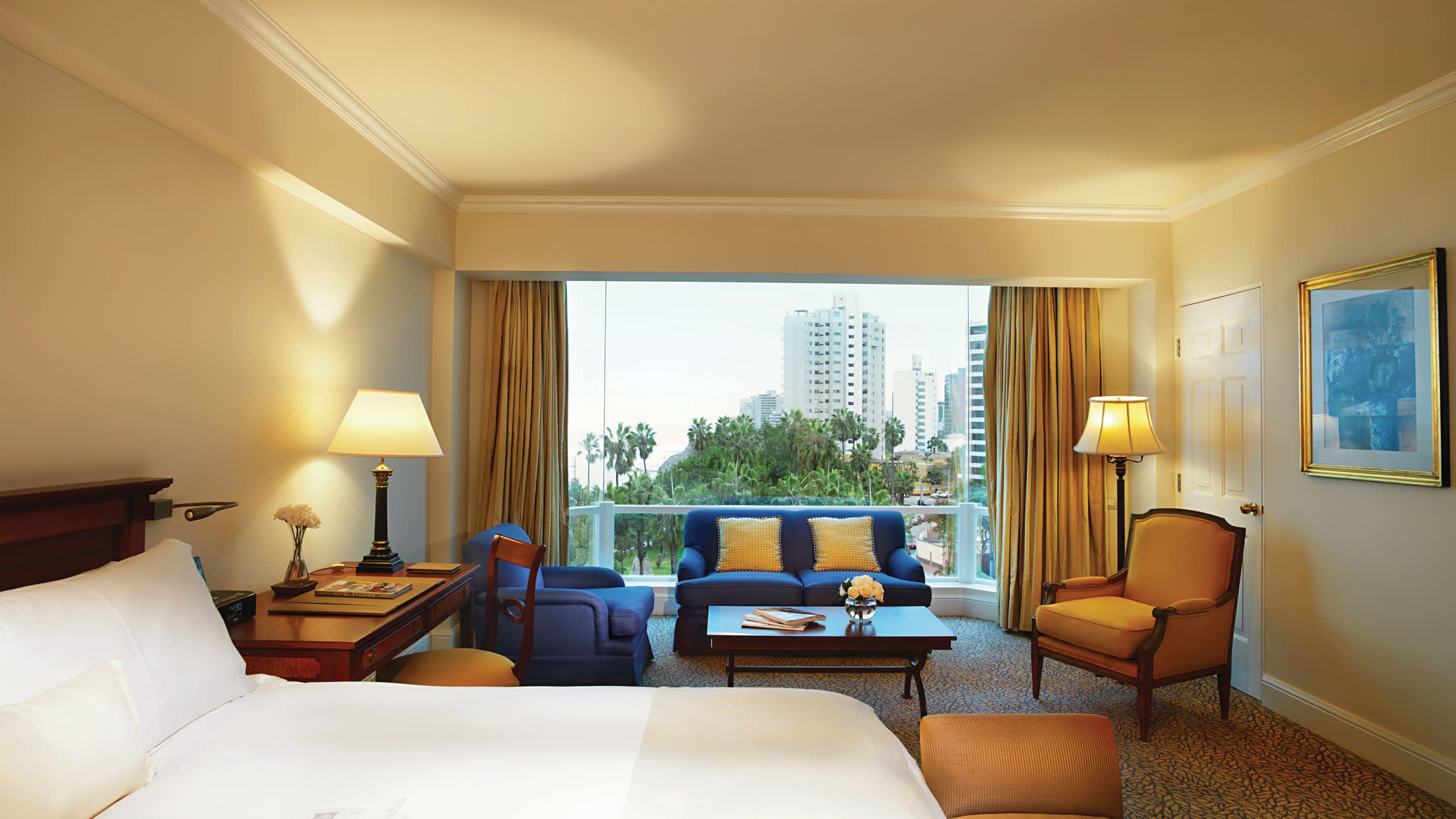 a bedroom with a bed in a hotel room