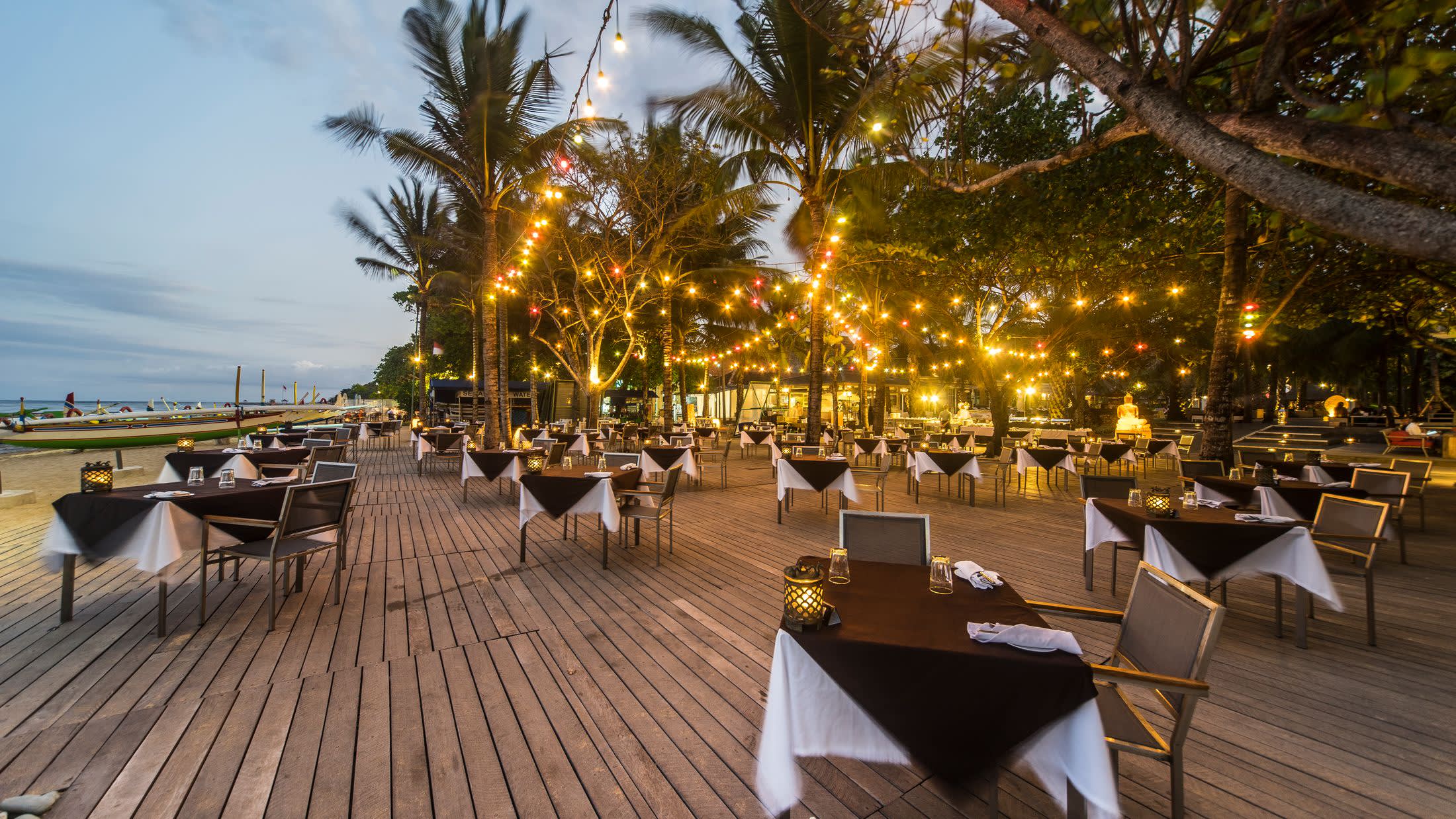 Le Pirate Beachfront Restaurant