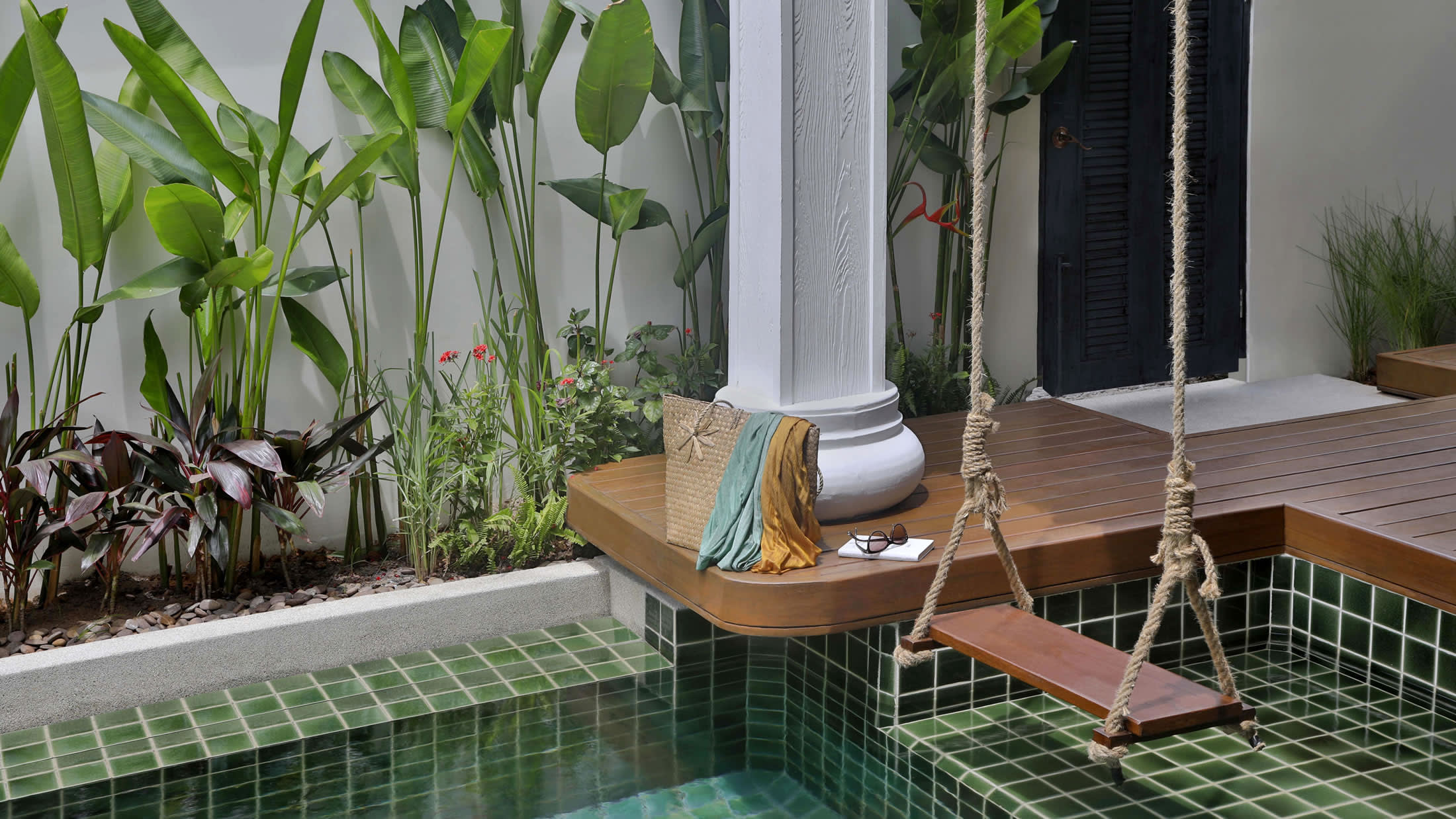 Deluxe Plunge Pool