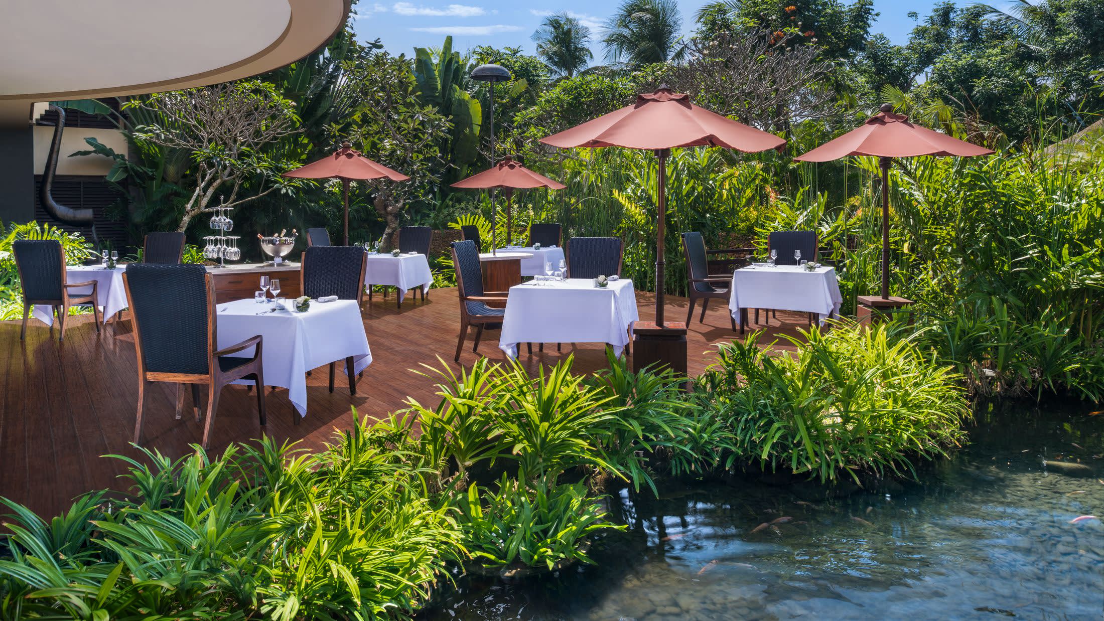 a group of lawn chairs sitting on top of a table