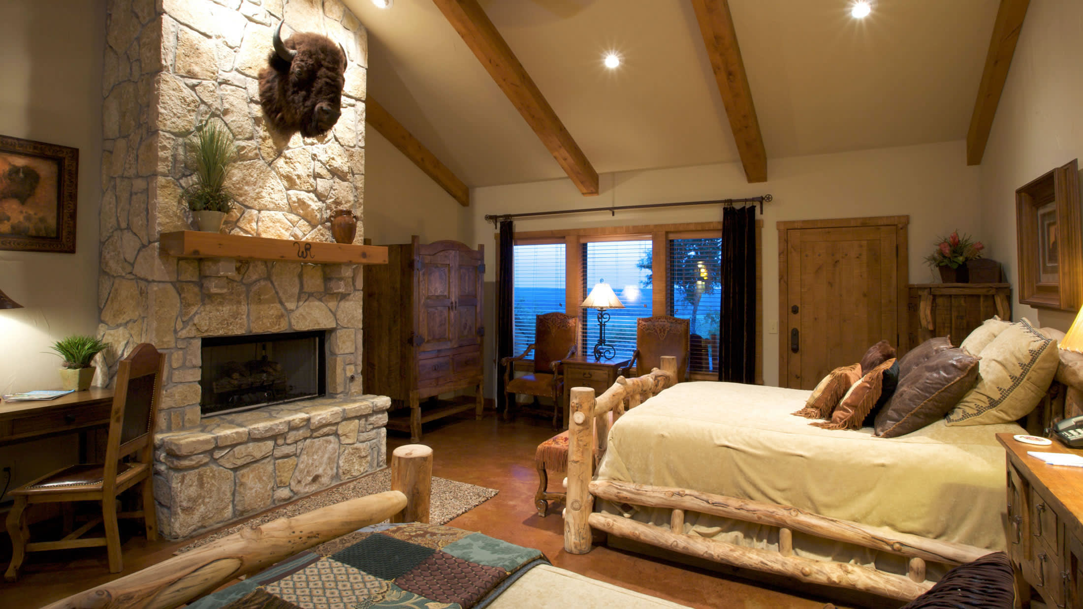 Cabin suites buffalo room