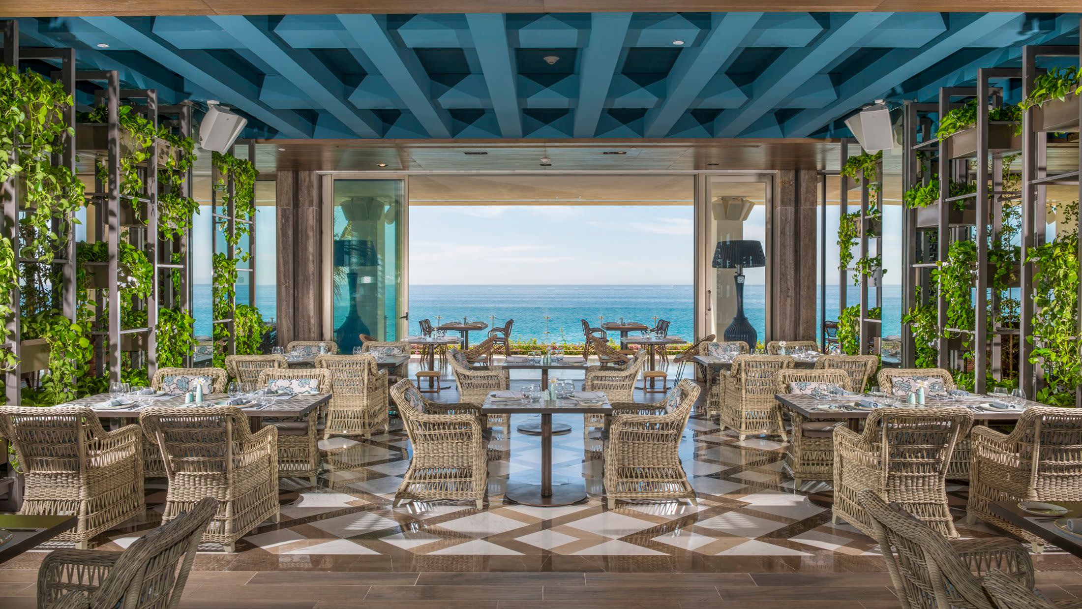 Velas 10 restaurant