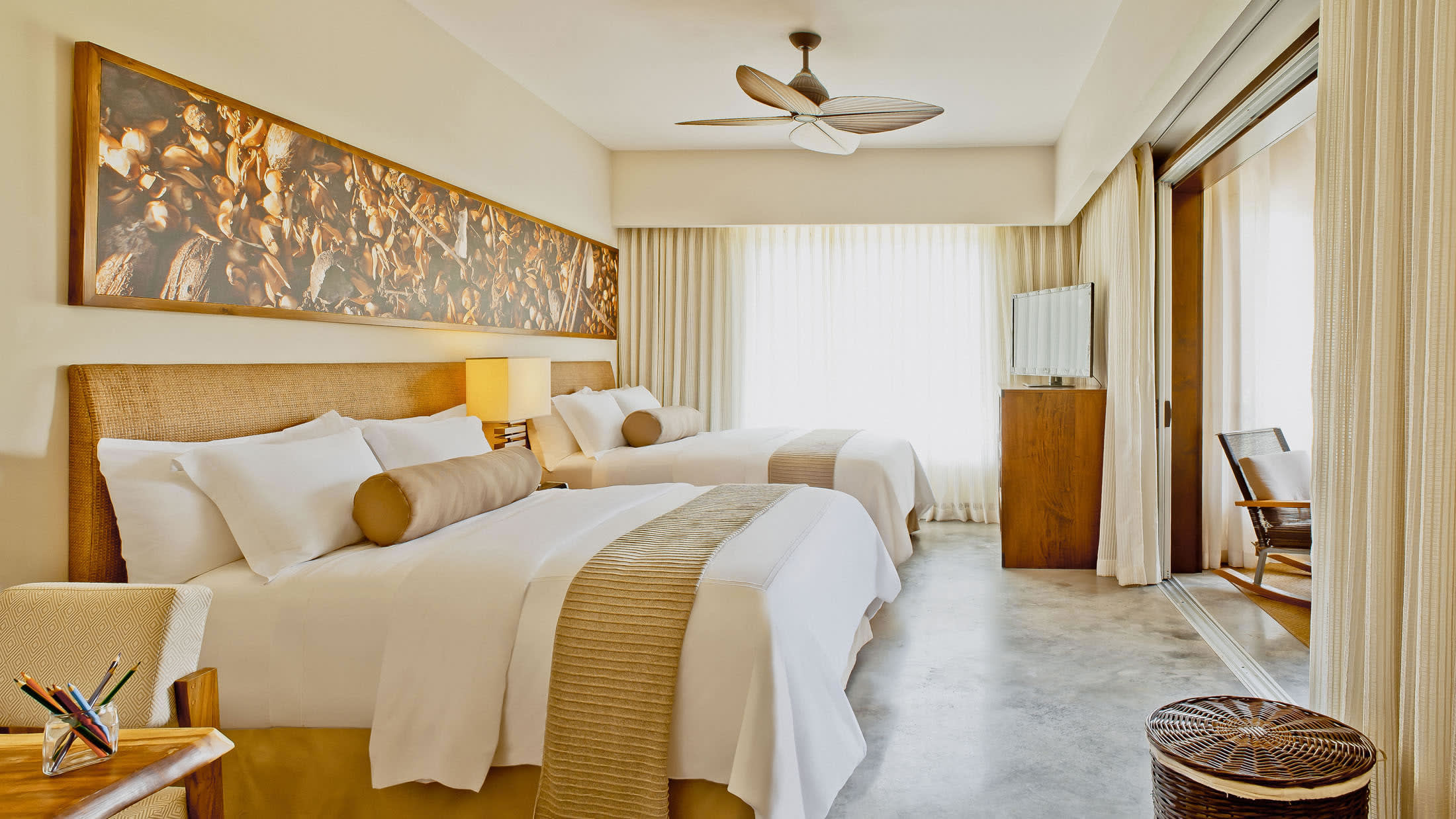 El Mangroove, Autograph Collection