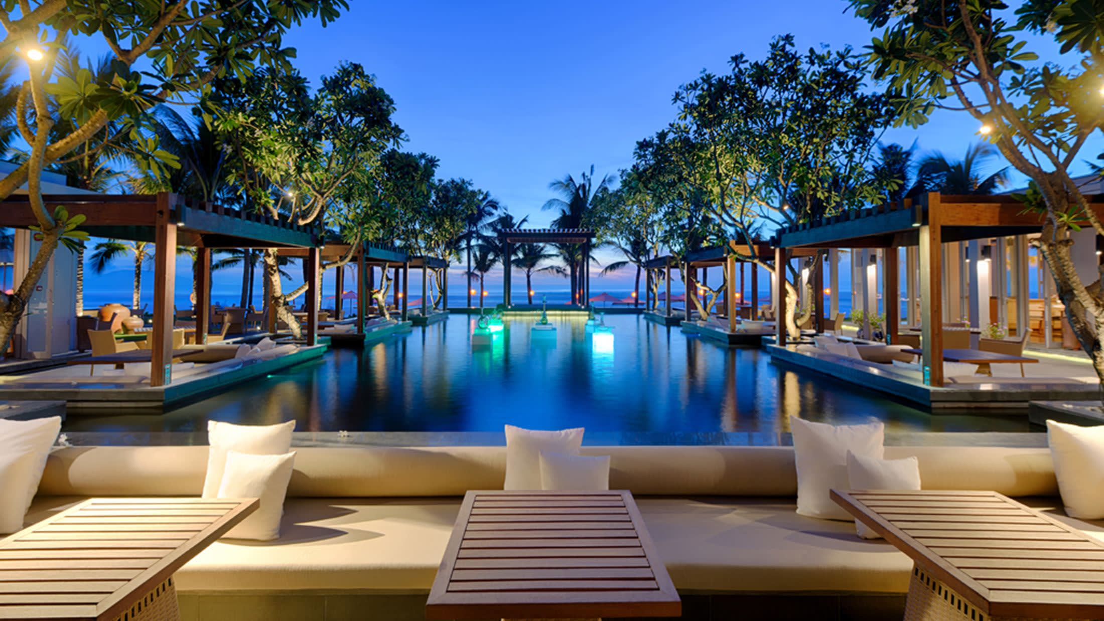 this is a photo of B Lounge at Naman Retreat