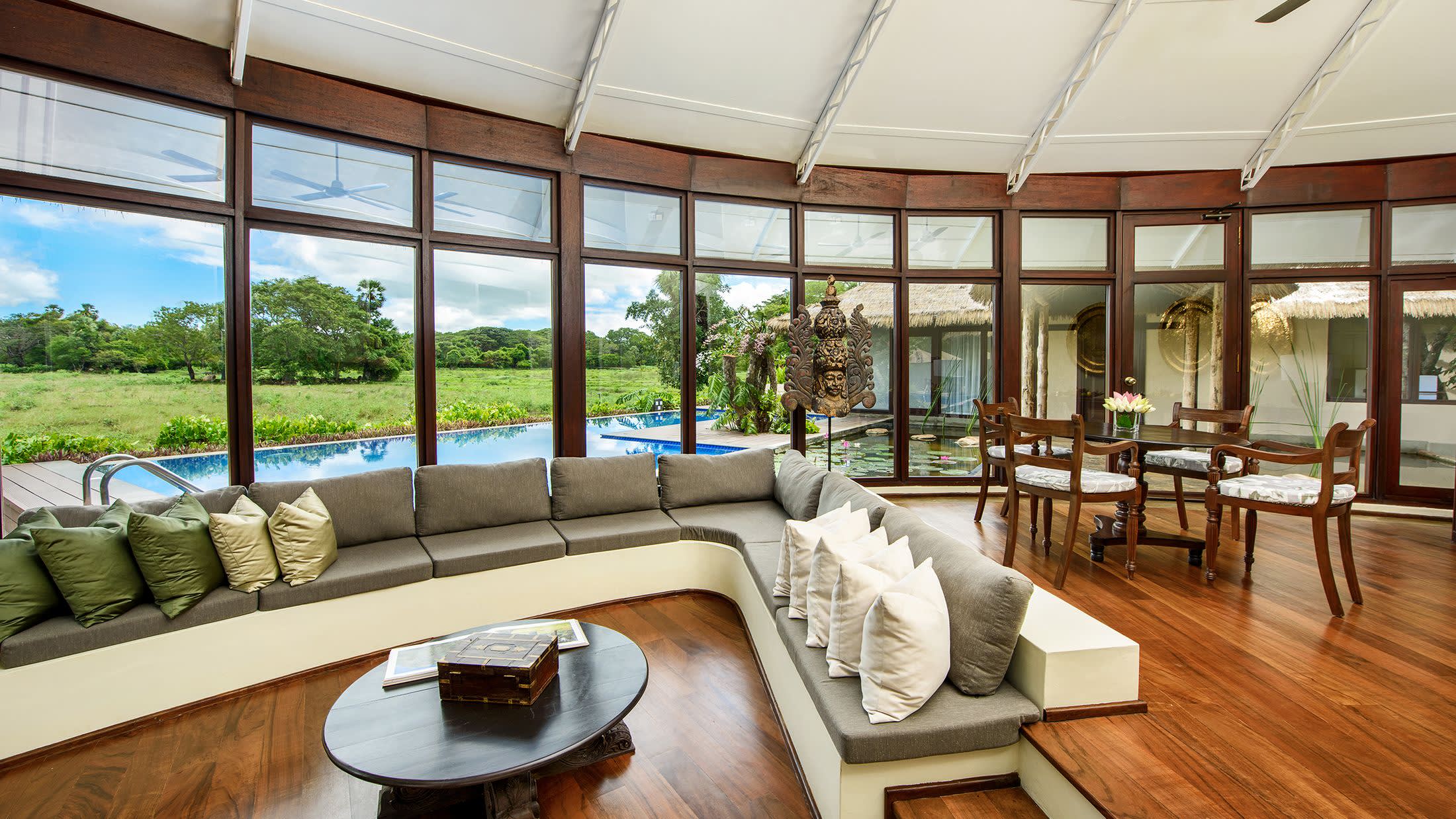 Nikawewa Villa lounge area