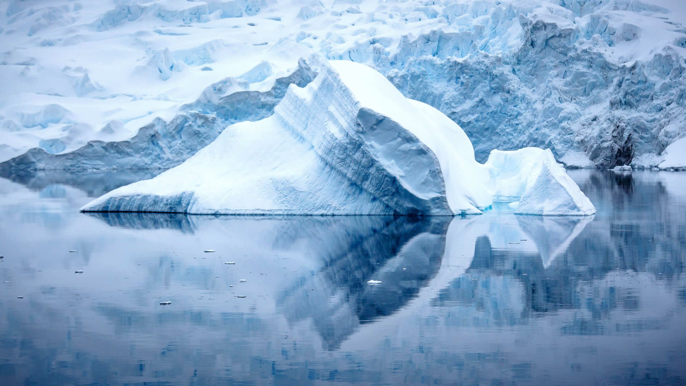 a snow covered mountain