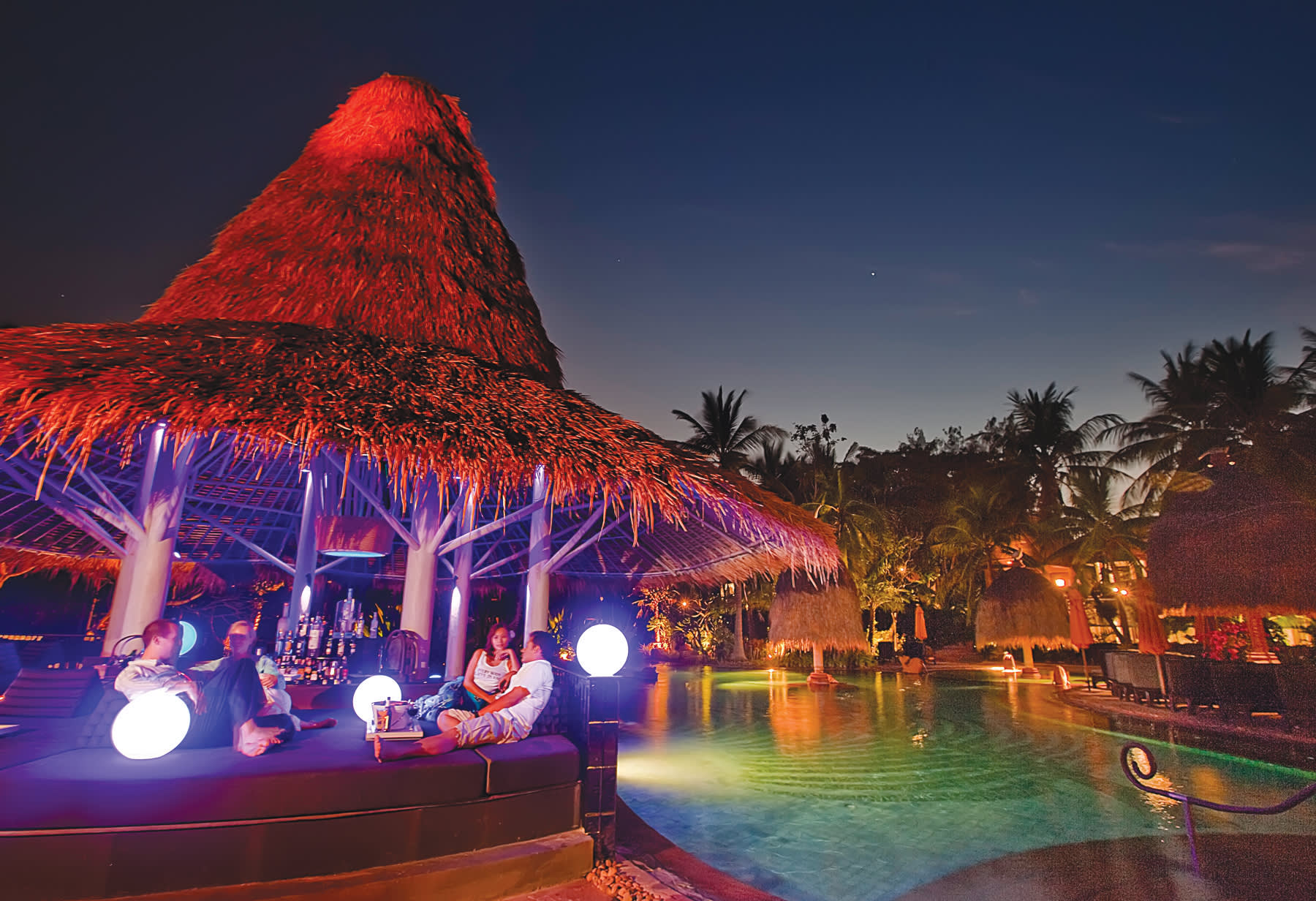 Loy Nam Poolside bar