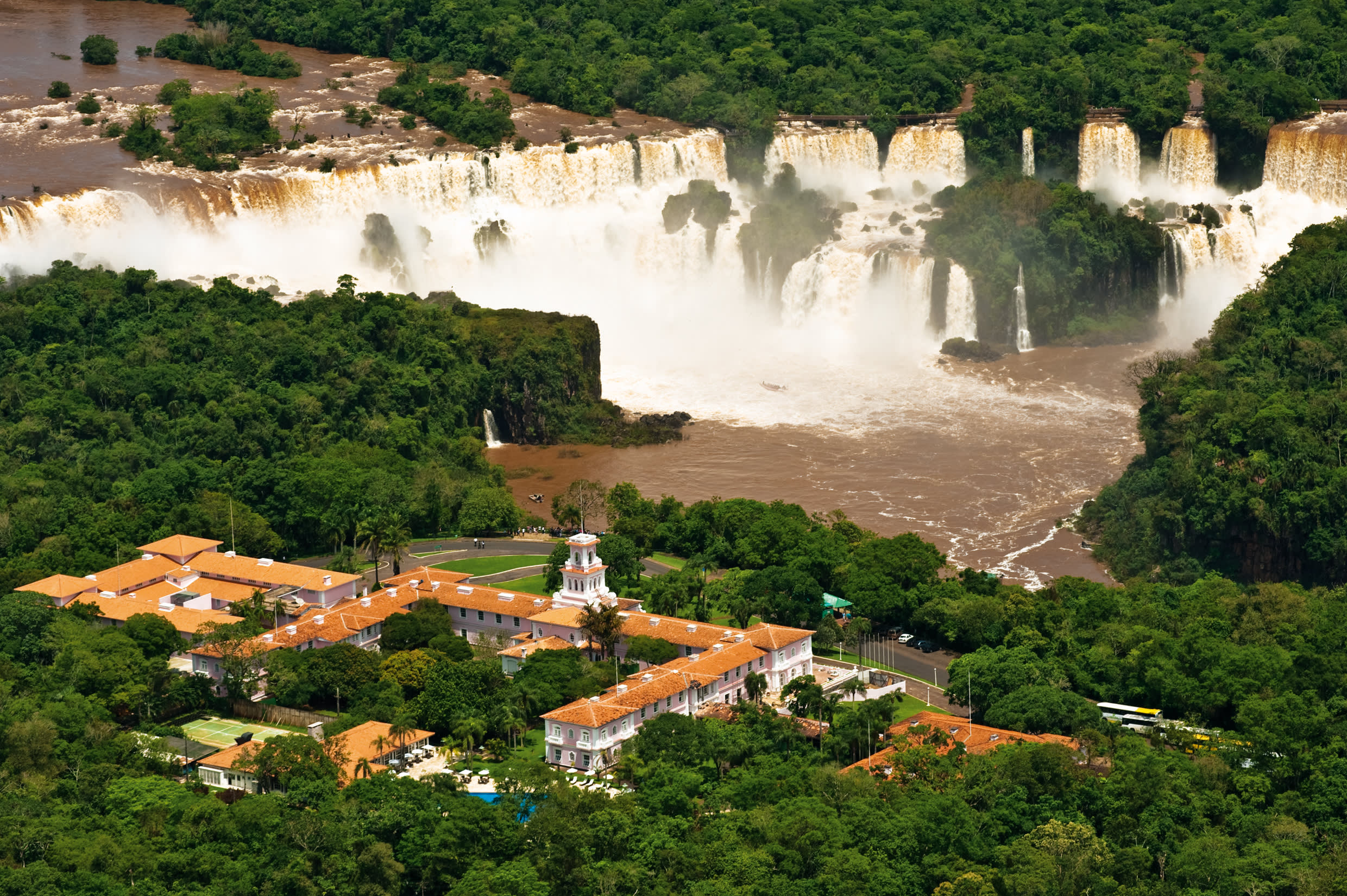 Hotel Das Cataratas and Iguazu Falls