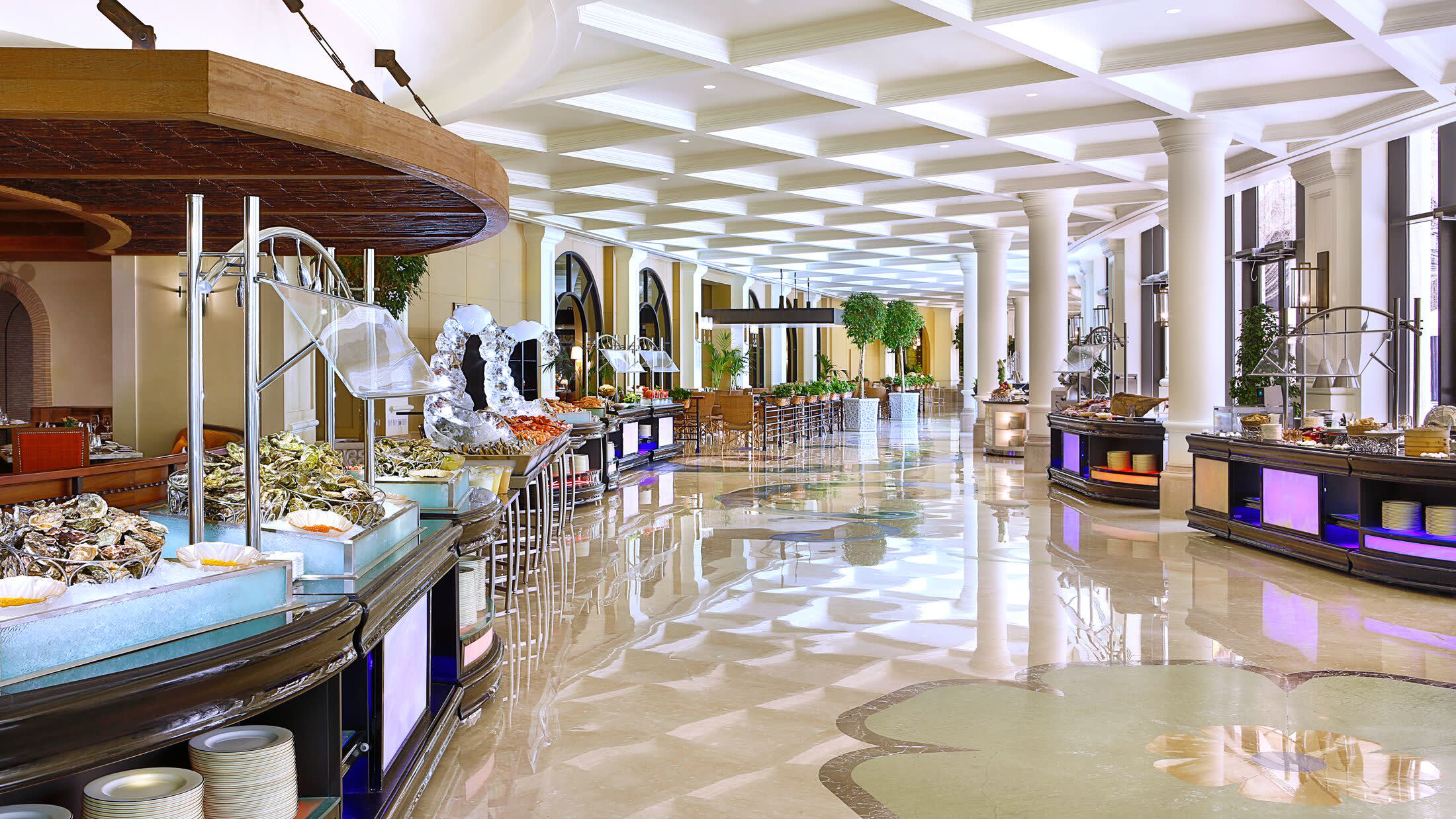 The Ritz-Carlton Abu Dhabi, Grand Canal