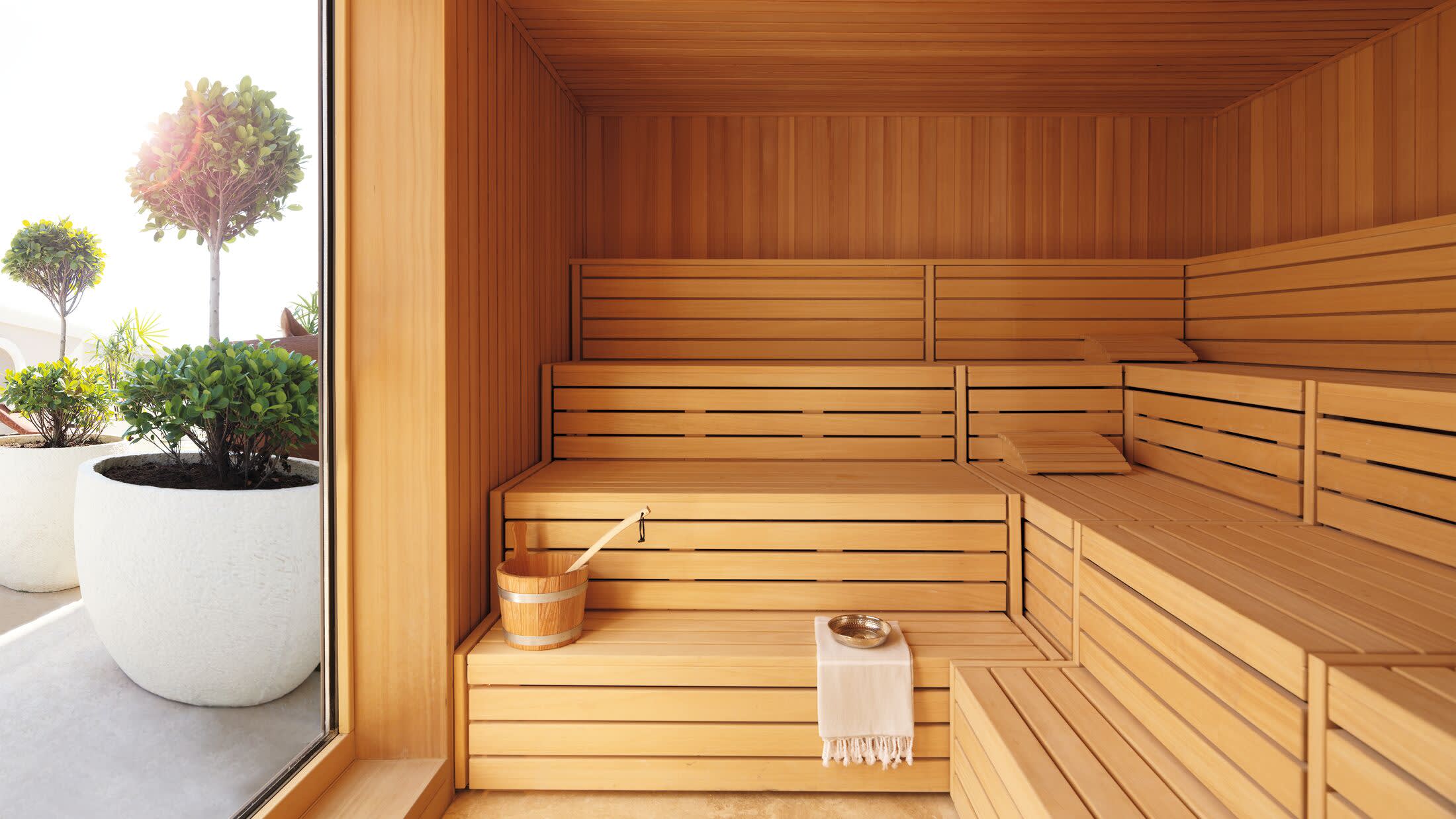 The Ritz-Carlton Abu Dhabi, Grand Canal