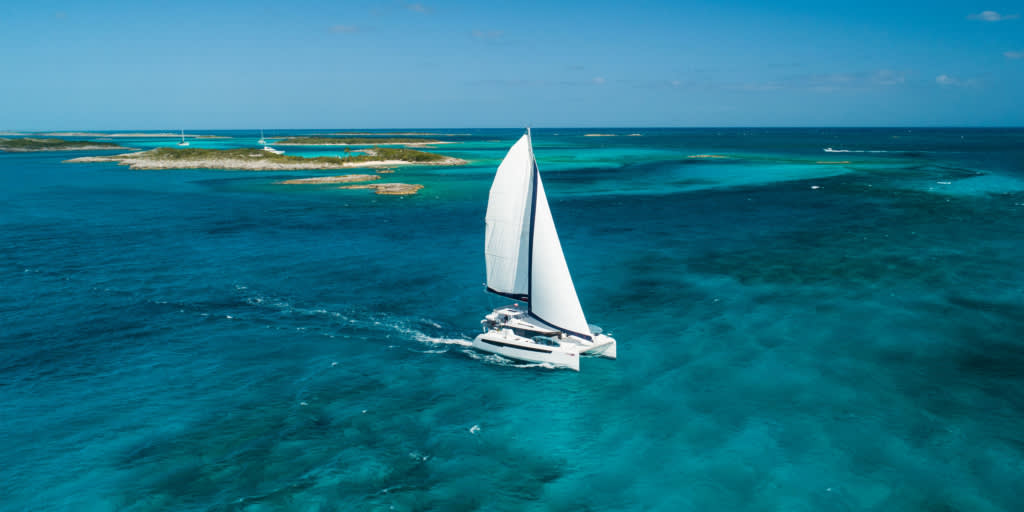 Moorings 5000 unter Segeln in den Exumas