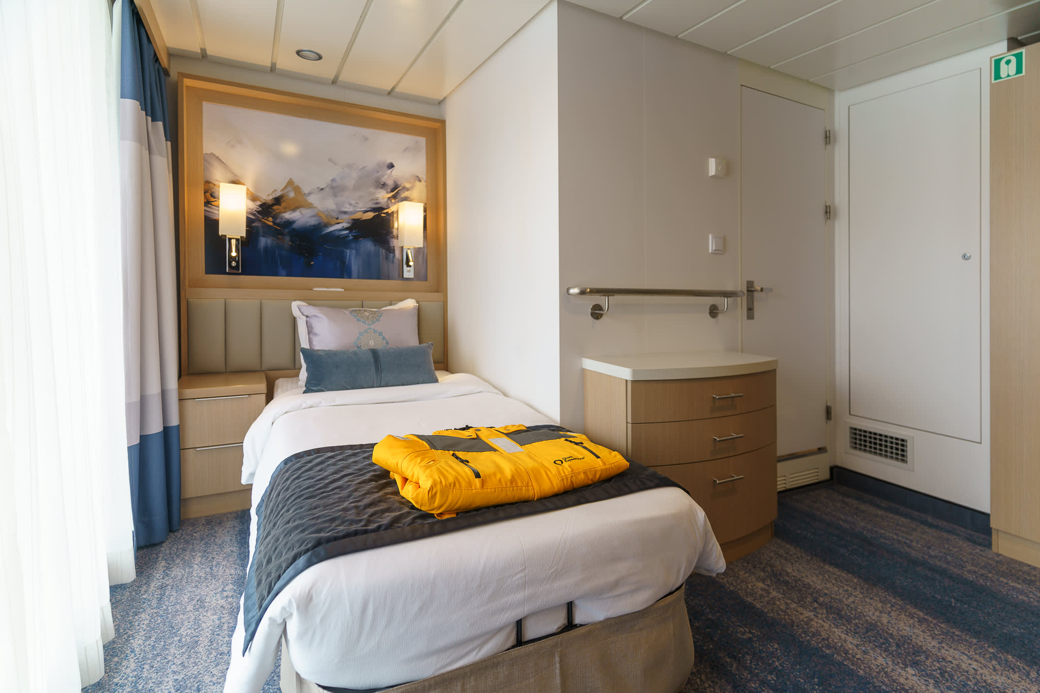 Studio Veranda Single