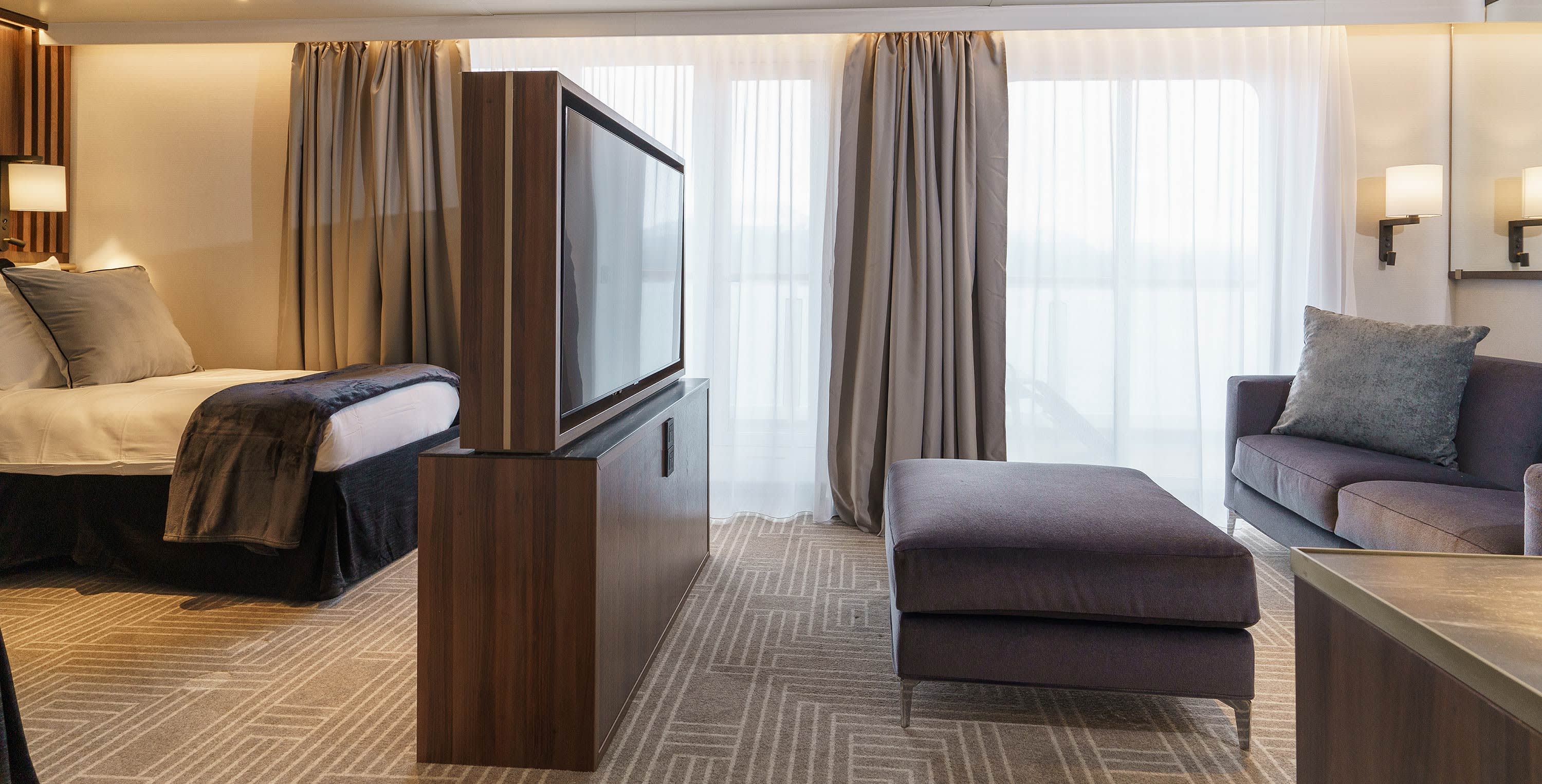 Ultramarine Terrace Suite