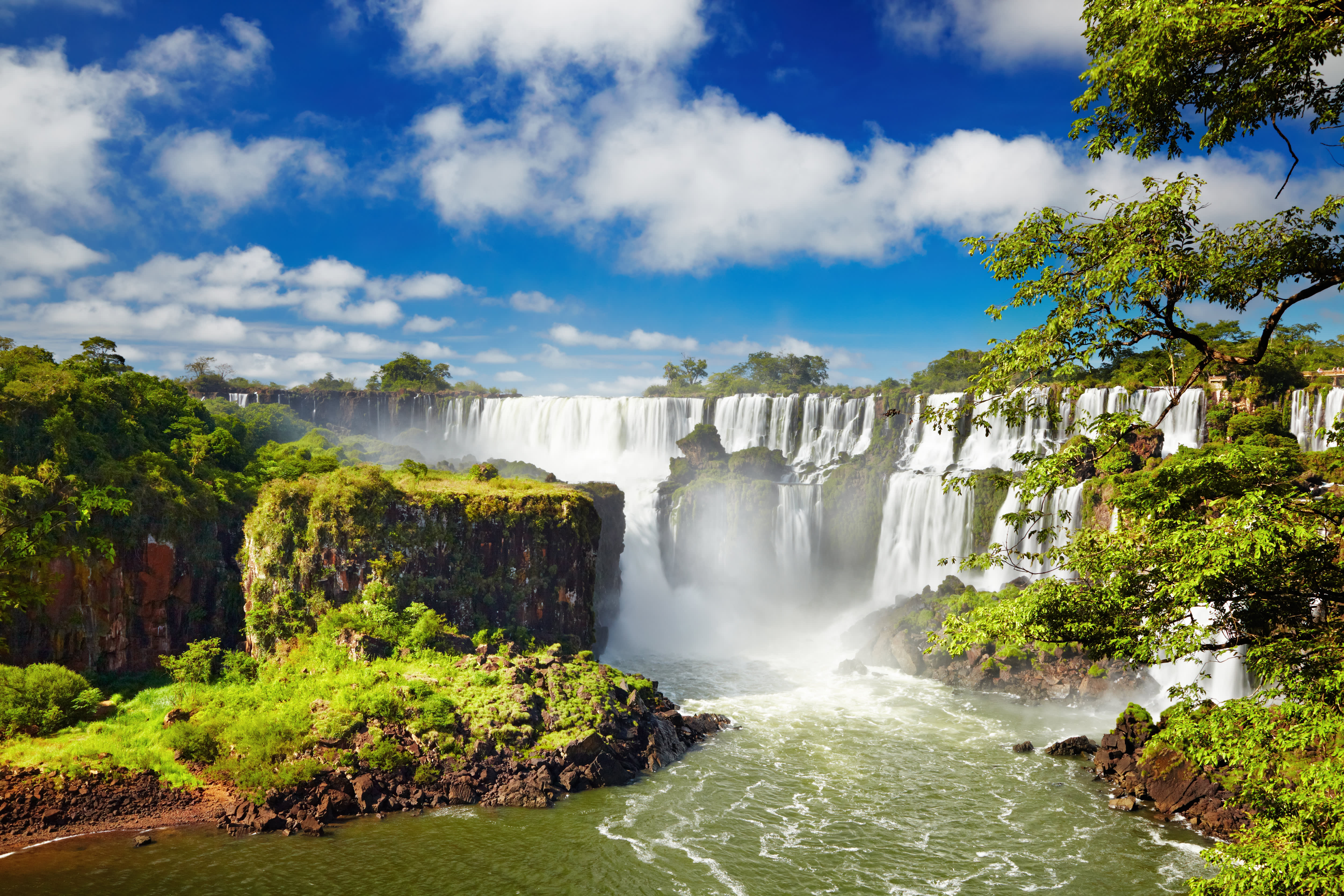 Buenos Aires Iguazú Falls, Deep Jungle, and City Tours - Quark