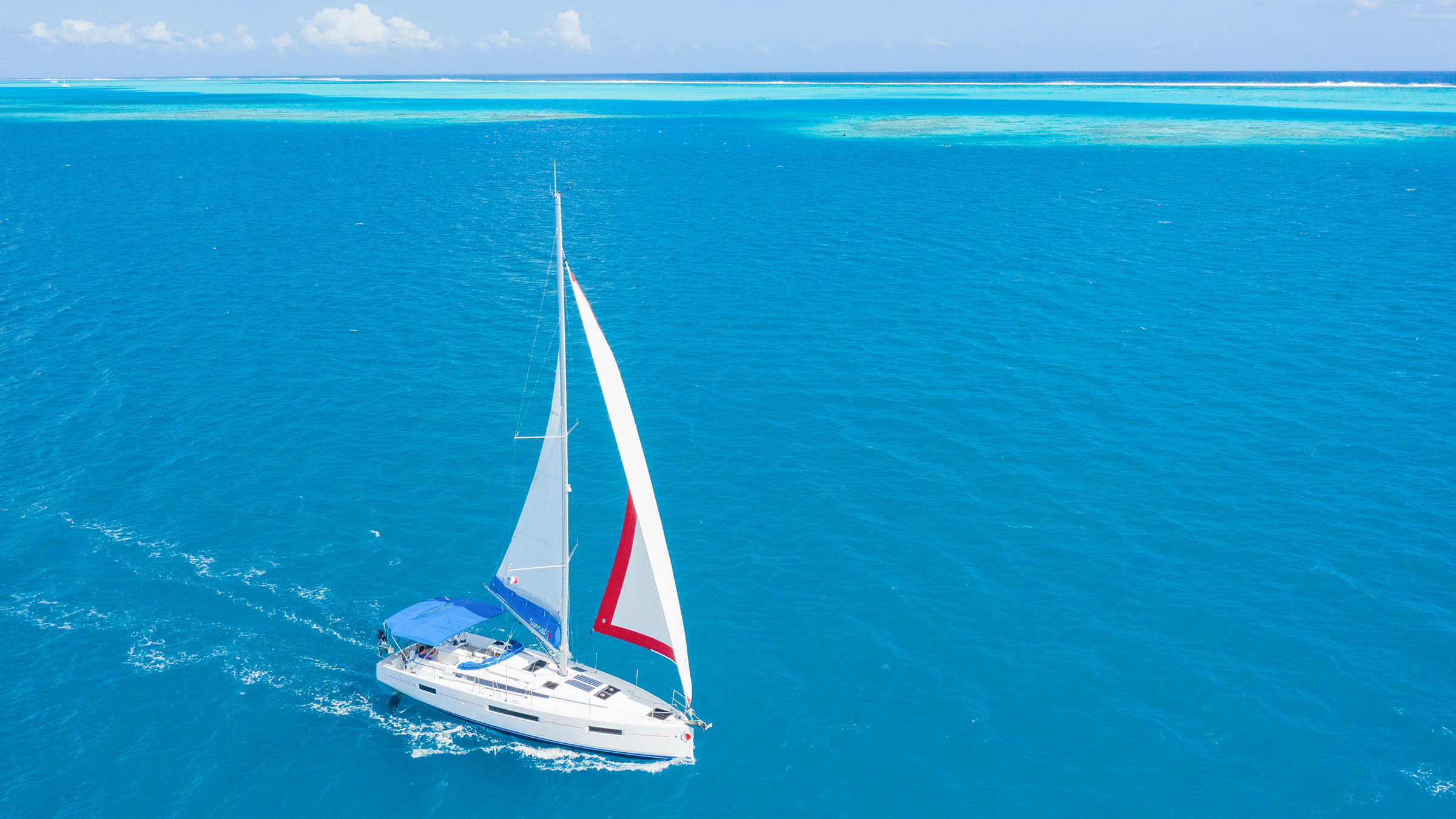 When is the Best Time of Year to Sail in Tahiti? | Sunsail