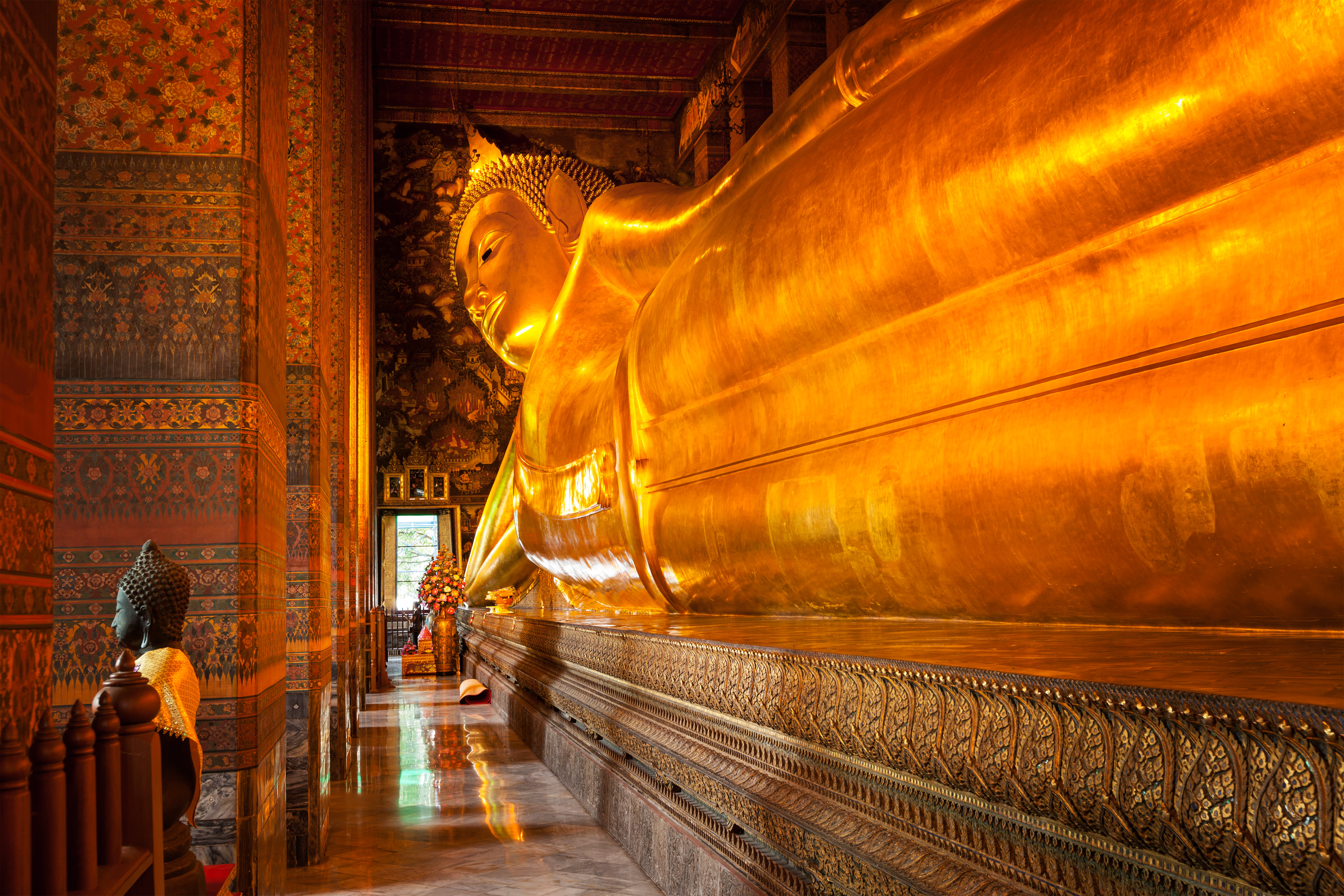 Reclining Buddha gold statue. Wat Pho, Bangkok, Thailand