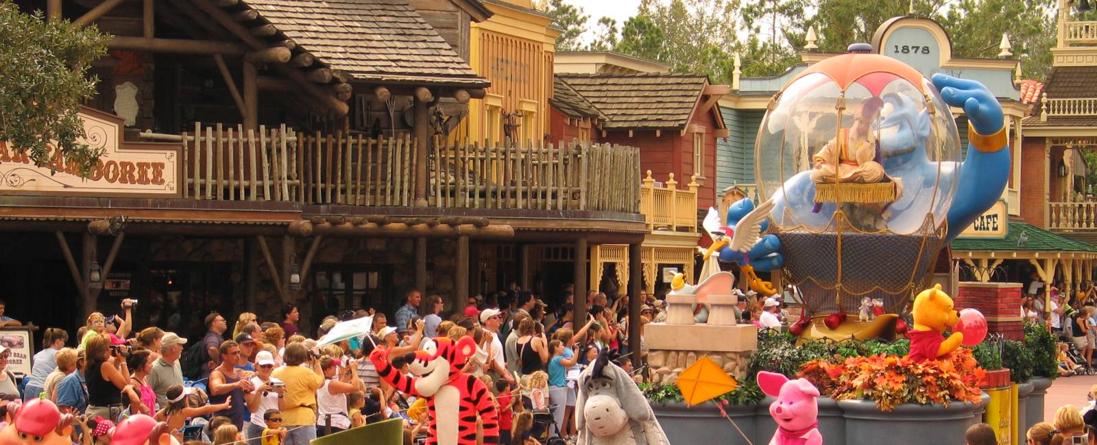 disney-world-secrets1215