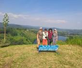 Chimps & Gorillas of Uganda