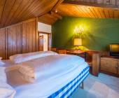 Classic Dolomites Hikes – Premium Adventure