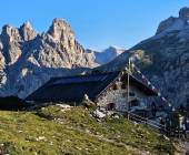 Classic Dolomites Hikes – Premium Adventure