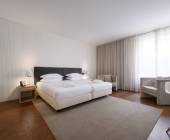 Signature Portugal | Among the Whitewashed Hills