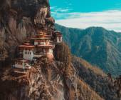 Signature Nepal & Bhutan | Peaks & Prayer Flags