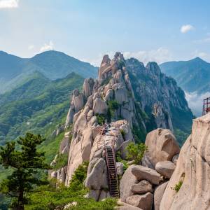 Felsen Ulsanbawi im Seoraksan Nationalpark Südkorea