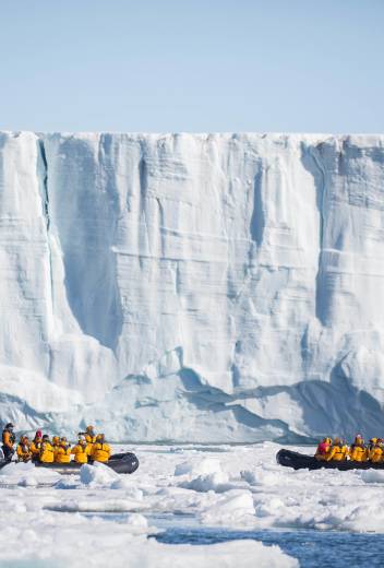 Polar Bears, Glaciers, and Beyond: The Top Wildlife and Adventure Experiences in Svalbard 