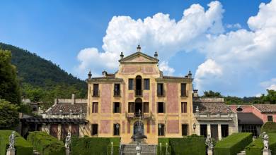 Walking in the Venetian Hills