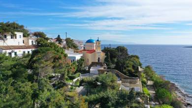 Walking on Kythnos Island – Premium
