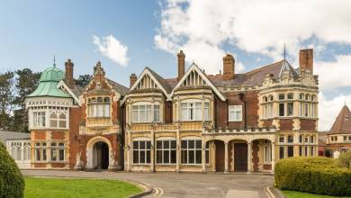 Cambridge to Oxford: WWII & Colleges – Private Group Adventure