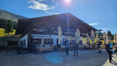 Classic Dolomites Hikes – Premium Adventure