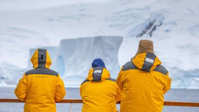 Antarctica by Helicopter: Crossing the Circle and the Peninsula