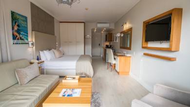 Signature South Africa | Winelands & Wild Shores