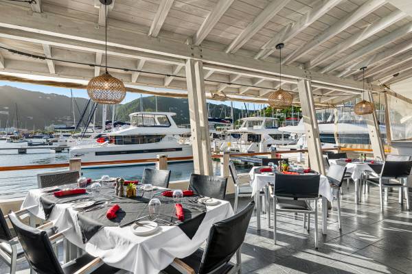 Los restaurantes del Moorings Yacht Club Resort