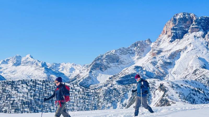 Snowshoeing in the Dolomites – Premium Adventure